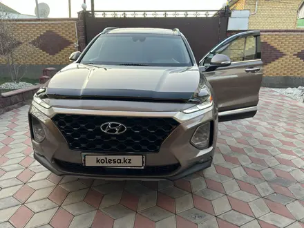 Hyundai Santa Fe 2019 года за 13 700 000 тг. в Алматы – фото 2