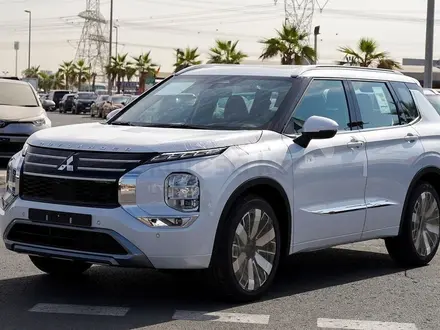 Mitsubishi Outlander 2026 года за 20 650 000 тг. в Семей