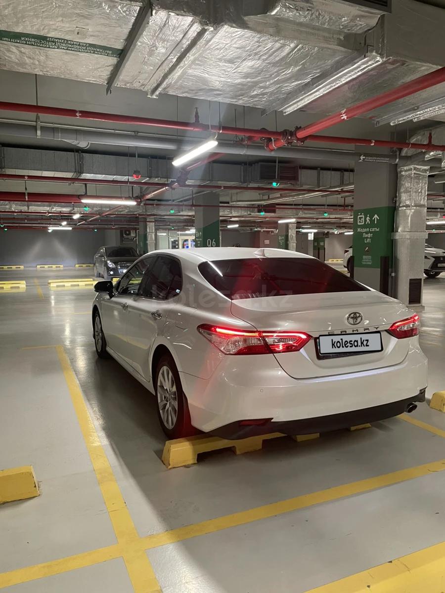 Toyota Camry 2018 г.