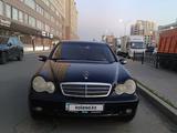Mercedes-Benz C 180 2002 года за 2 500 000 тг. в Астана – фото 2