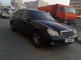 Mercedes-Benz C 180 2002 года за 2 500 000 тг. в Астана – фото 3