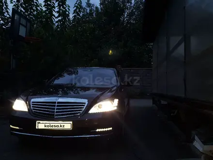 Mercedes-Benz S 350 2011 года за 12 300 000 тг. в Алматы – фото 2