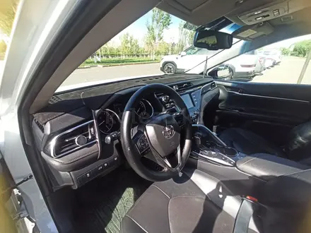 Toyota Camry 2018 года за 10 700 000 тг. в Астана – фото 11