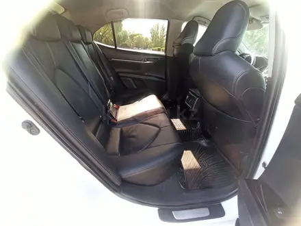 Toyota Camry 2018 года за 10 700 000 тг. в Астана – фото 15