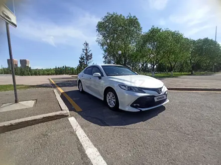 Toyota Camry 2018 года за 10 700 000 тг. в Астана – фото 3