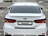 Toyota Camry 2021 годаүшін13 800 000 тг. в Алматы – фото 3