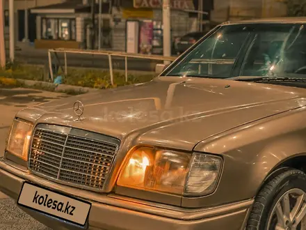 Mercedes-Benz E 220 1994 годаүшін1 900 000 тг. в Алматы