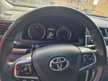 Toyota Camry 2015 года за 6 700 000 тг. в Атырау – фото 2