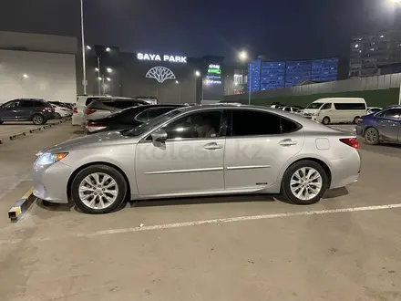 Lexus ES 300h 2013 года за 6 500 000 тг. в Жанаозен – фото 4