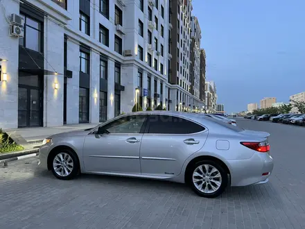Lexus ES 300h 2013 года за 6 500 000 тг. в Жанаозен