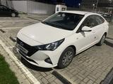 Hyundai Accent 2021 года за 8 300 000 тг. в Шымкент – фото 2