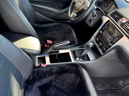 Volkswagen Passat 2012 года за 5 300 000 тг. в Атырау – фото 2