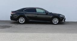 Toyota Camry 2023 года за 14 799 990 тг. в Атырау – фото 4