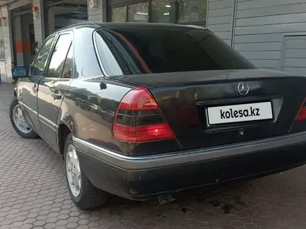 Mercedes-Benz C 180 1994 года за 1 500 000 тг. в Алматы – фото 4