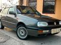 Volkswagen Golf 1994 годаүшін1 750 000 тг. в Шымкент