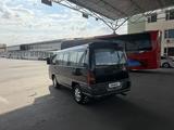 SsangYong Istana 1999 года за 3 000 000 тг. в Туркестан – фото 4