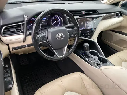 Toyota Camry 2019 года за 10 830 000 тг. в Алматы – фото 8