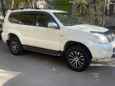 Toyota Land Cruiser Prado 2005 года за 13 500 000 тг. в Алматы – фото 2