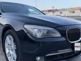 BMW 750 2014 года за 13 500 000 тг. в Актау – фото 2