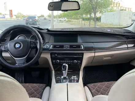 BMW 750 2014 года за 13 500 000 тг. в Актау – фото 14