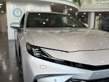 Toyota Camry 2024 года за 27 000 000 тг. в Астана