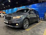 Kia Carnival 2017 года за 7 000 000 тг. в Уральск