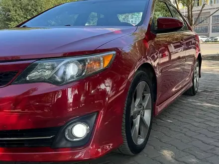 Toyota Camry 2013 года за 6 000 000 тг. в Актобе – фото 13