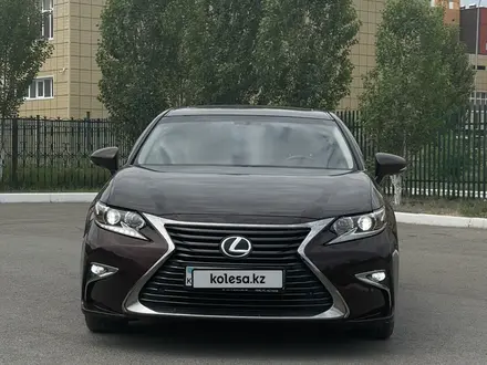 Lexus ES 200 2018 года за 18 000 000 тг. в Актобе