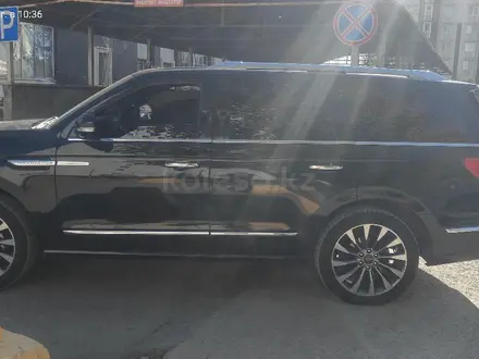 Lincoln Navigator 2019 года за 50 000 000 тг. в Алматы – фото 3