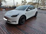 Tesla Model Y 2022 года за 21 000 000 тг. в Алматы – фото 2