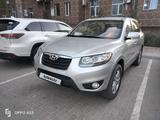 Hyundai Santa Fe 2011 годаfor8 000 000 тг. в Актау