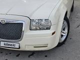 Chrysler 300C 2007 года за 5 000 000 тг. в Актау – фото 2