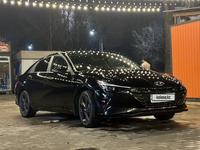 Hyundai Elantra 2023 годаfor10 800 000 тг. в Алматы