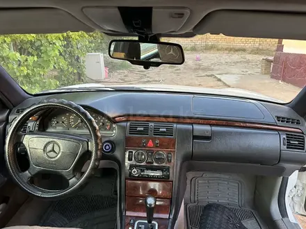 Mercedes-Benz E 200 1995 года за 1 850 000 тг. в Шымкент – фото 4