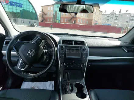 Toyota Camry 2017 года за 10 000 000 тг. в Актобе – фото 9