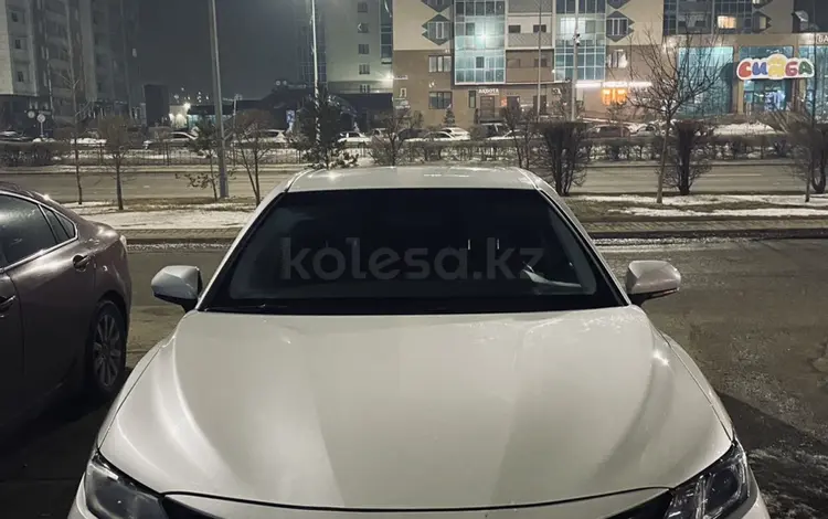 Toyota Camry 2019 года за 13 000 000 тг. в Астана