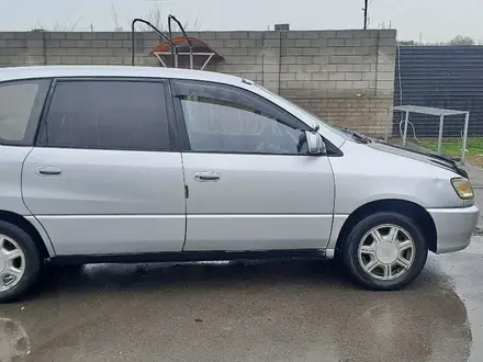 Toyota Ipsum 1997 года за 3 000 000 тг. в Байтерек