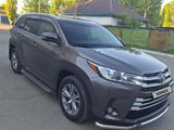 Toyota Highlander 2015 года за 15 500 000 тг. в Павлодар – фото 2