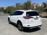 Toyota RAV4 2018 годаүшін11 000 000 тг. в Актау – фото 2