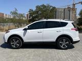 Toyota RAV4 2018 года за 11 000 000 тг. в Актау