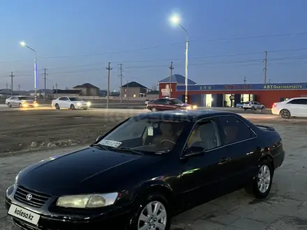 Toyota Camry 1998 года за 2 000 000 тг. в Жанаозен – фото 14