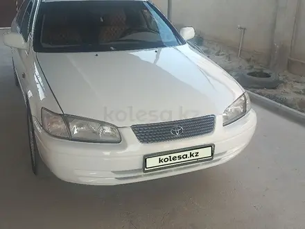 Toyota Camry 2000 года за 3 600 000 тг. в Актау – фото 2