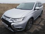 Mitsubishi Outlander 2019 года за 12 300 000 тг. в Петропавловск – фото 2