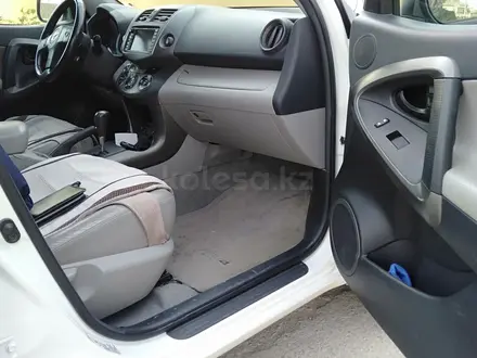 Toyota RAV4 2010 года за 6 200 000 тг. в Актау – фото 2