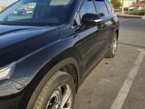 Hyundai Santa Fe 2023 года за 16 000 000 тг. в Атырау – фото 3