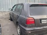 Volkswagen Golf 1993 года за 490 000 тг. в Алматы – фото 2