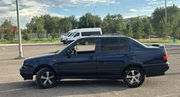 Volkswagen Vento 1993 года за 1 190 000 тг. в Караганда – фото 3