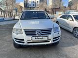 Volkswagen Touareg 2005 года за 4 500 000 тг. в Актау – фото 2