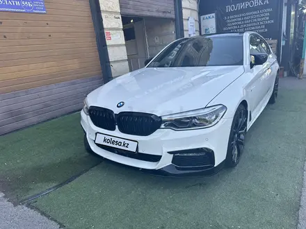 BMW 530 2018 года за 21 000 000 тг. в Алматы – фото 2