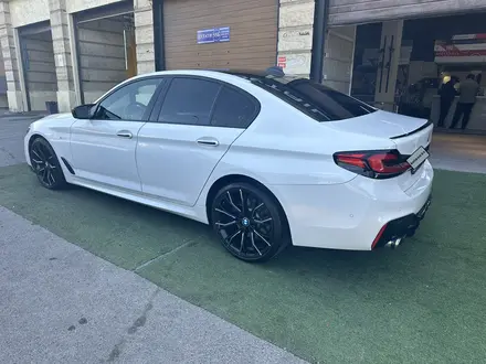 BMW 530 2018 года за 21 000 000 тг. в Алматы – фото 9